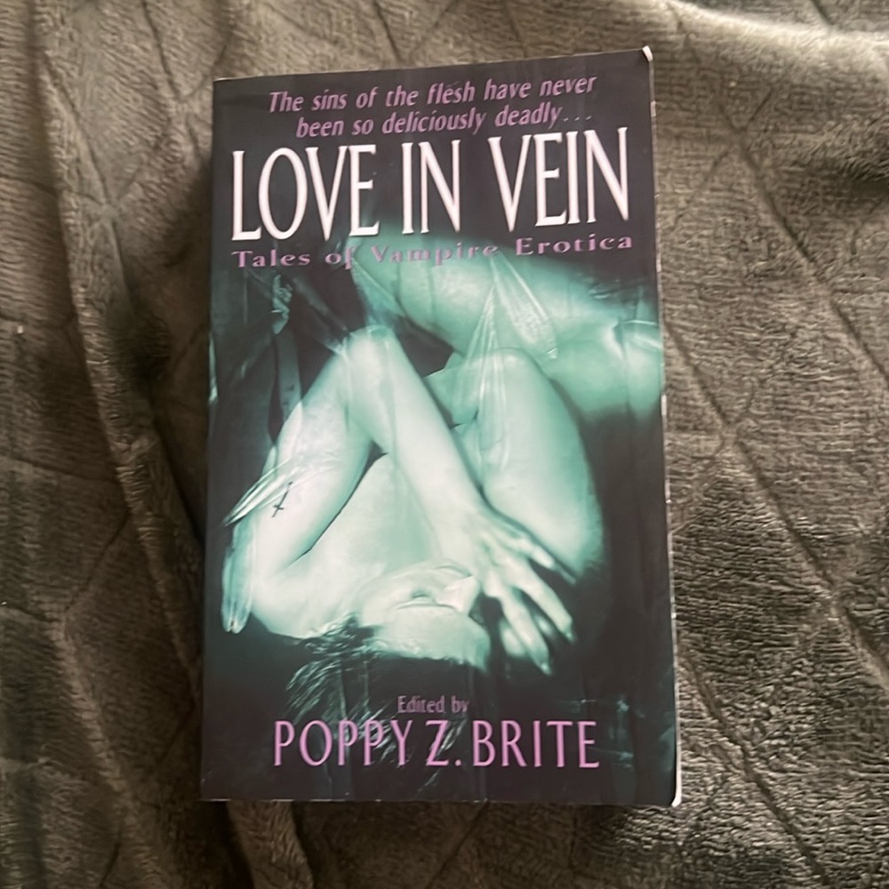 Love in Vein Poppy Brite
